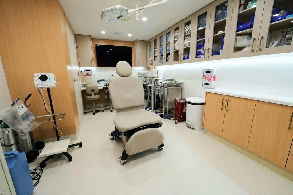 Linkov Hair Restoration Surgical and Exam Room